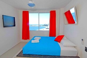 Apartment, 3 Schlafzimmer | 3 Schlafzimmer, Schreibtisch, Verdunkelungsvorhänge