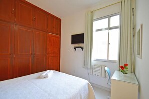 Apartment | 1 bedroom, desk, iron/ironing board, free WiFi - LineRio Copacabana Residence 139 (Rio de Janeiro)