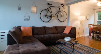 Two Bedroom West Stadium Bungalow - Unit 522