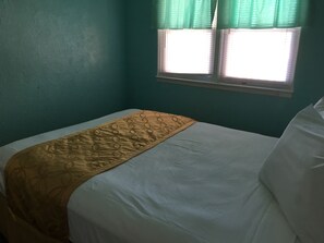 Free WiFi, bed sheets - Harbor Mist Family Motel (North Wildwood)