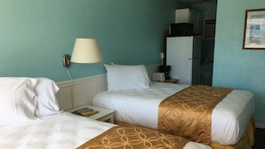 Chambre Standard, réfrigérateur et four à micro-ondes