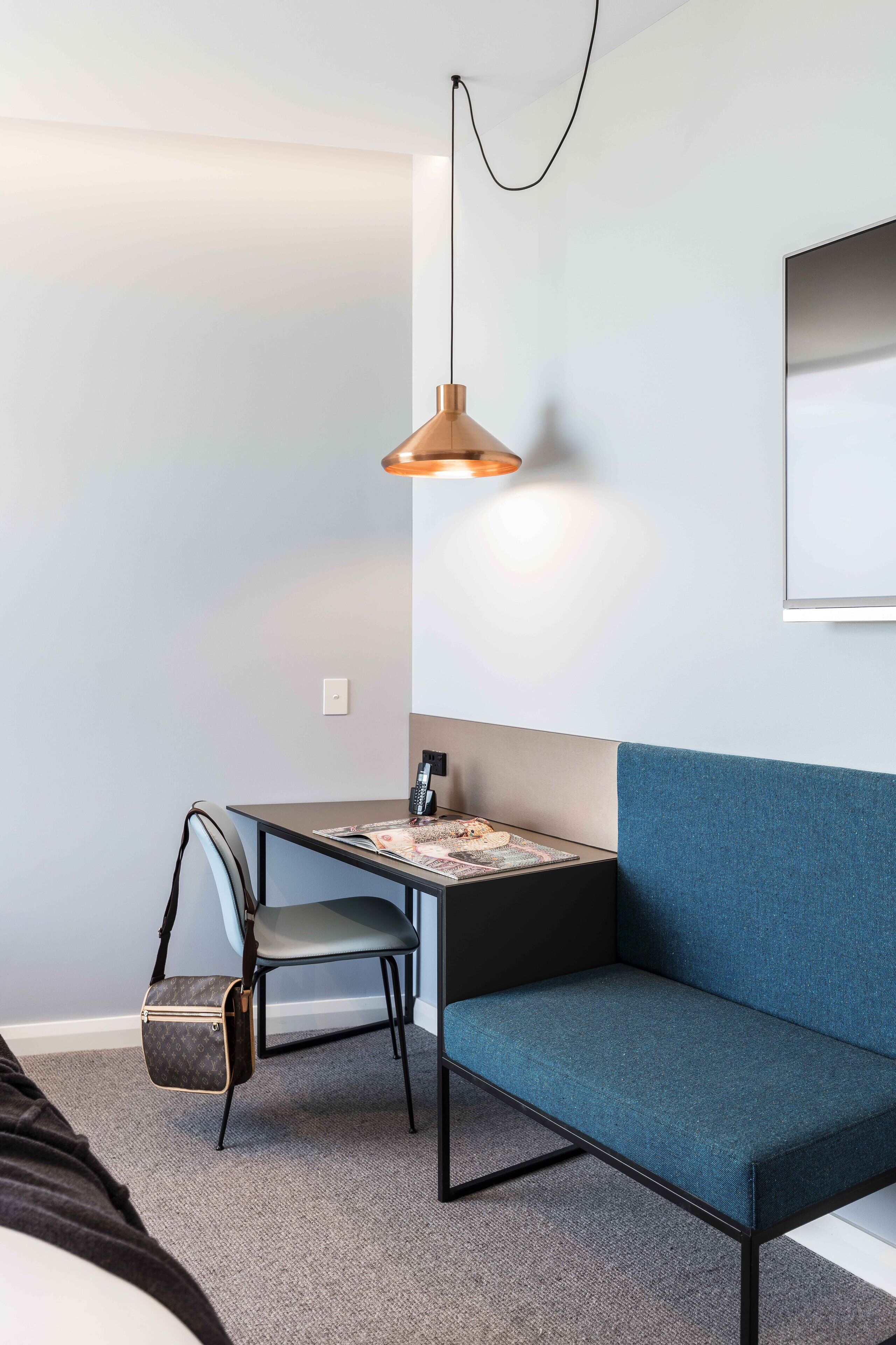 room (business class) | minibar, in-room safe, individually decorated, individually furnished