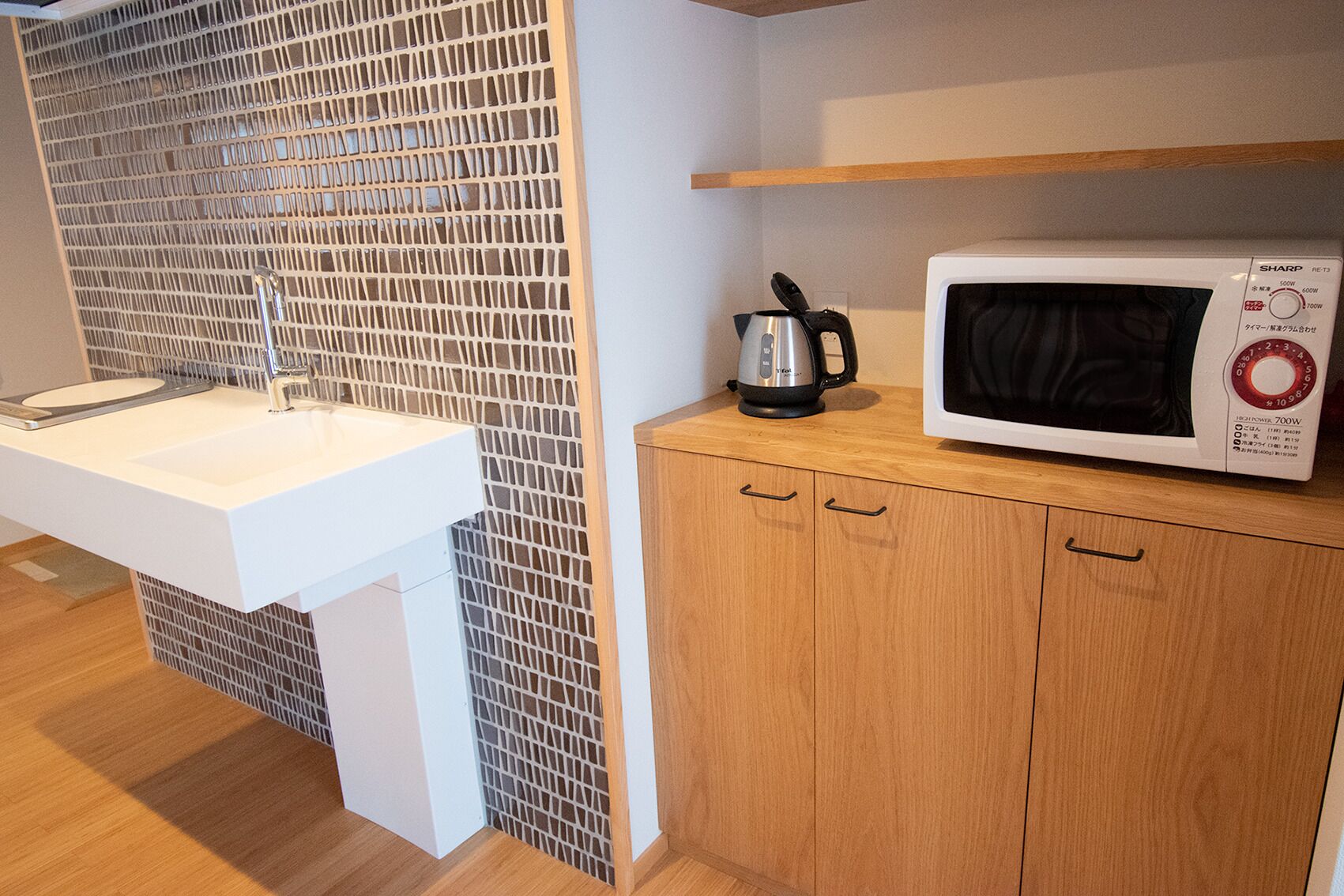 junior suite | private kitchen | mini-fridge, electric kettle, high chair, freezer