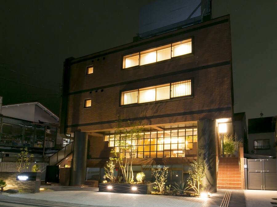 Fasade – kveld/natt