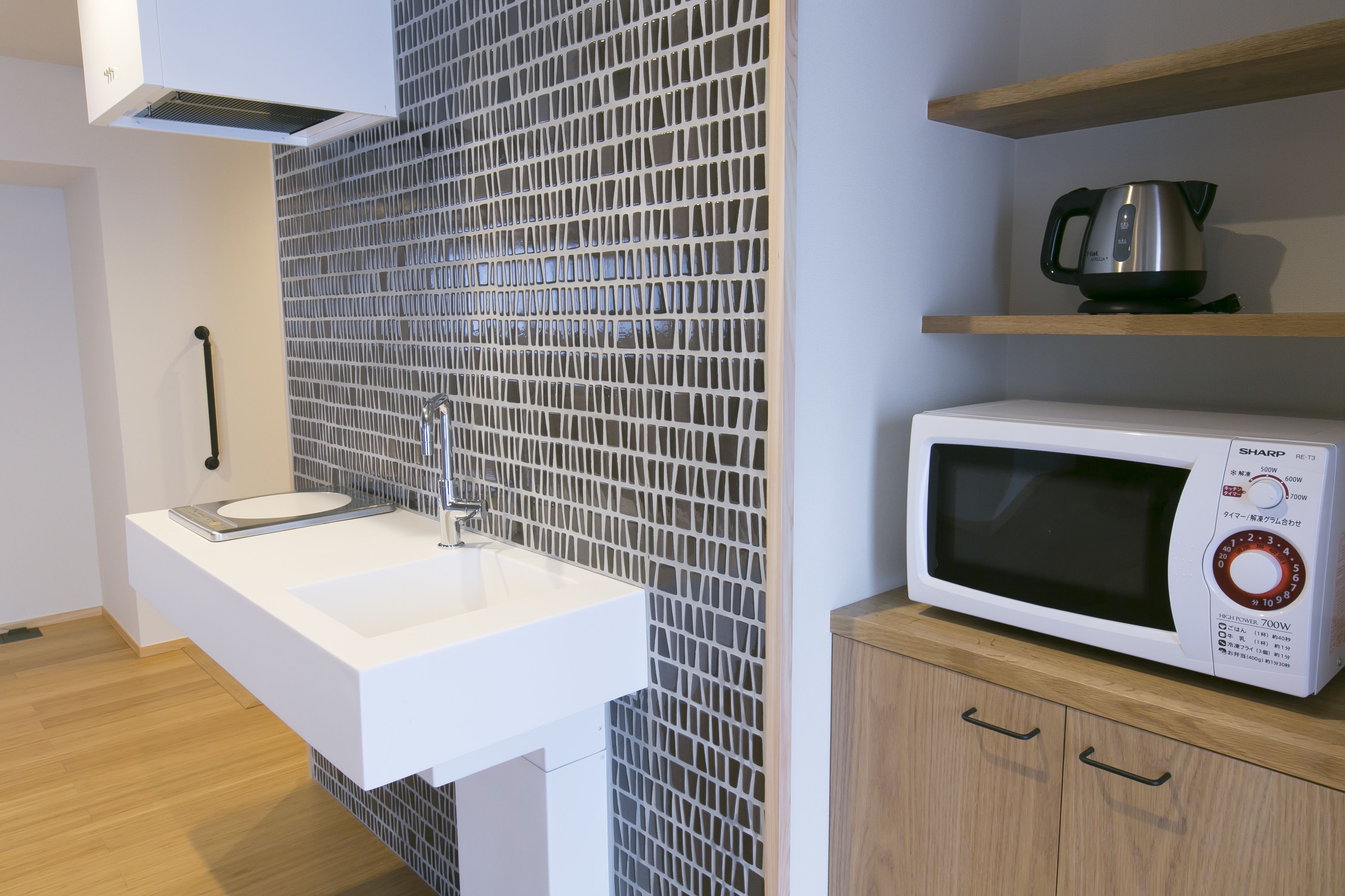 junior suite | private kitchen | mini-fridge, electric kettle, high chair, freezer