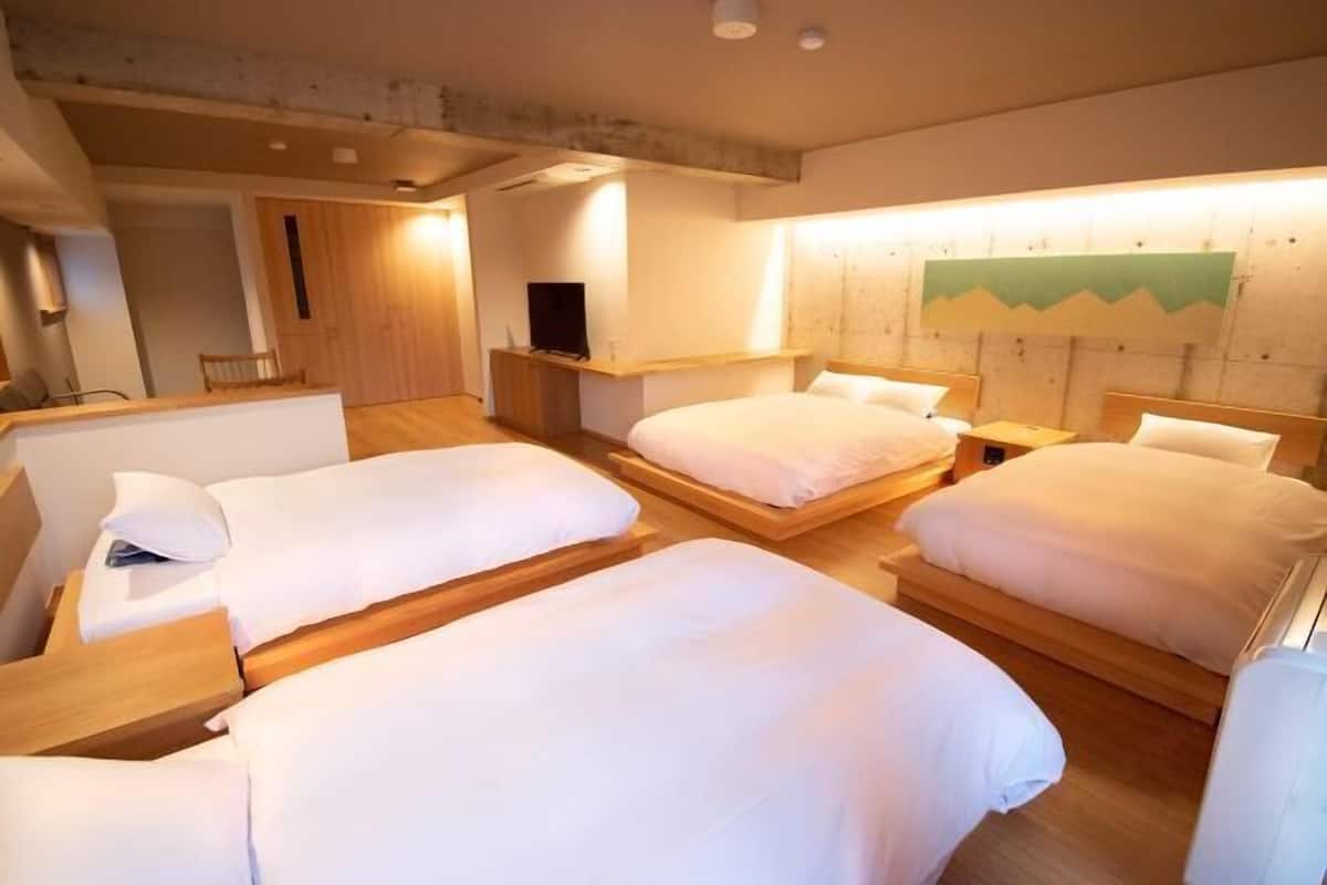 Premium bedding, individually decorated, individually furnished, desk