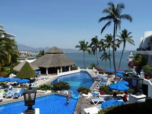 Outdoor pool - Condo Delfin (Manzanillo)