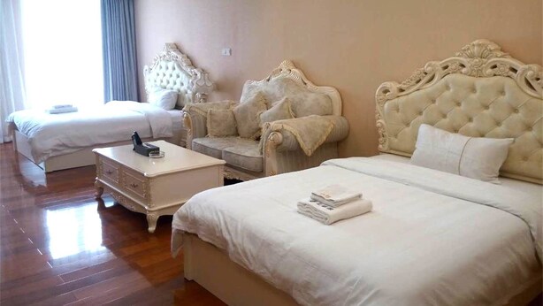 Kamar Twin Deluks | Meja kerja, tirai kedap cahaya, kedap suara, dan setrika/meja setrika