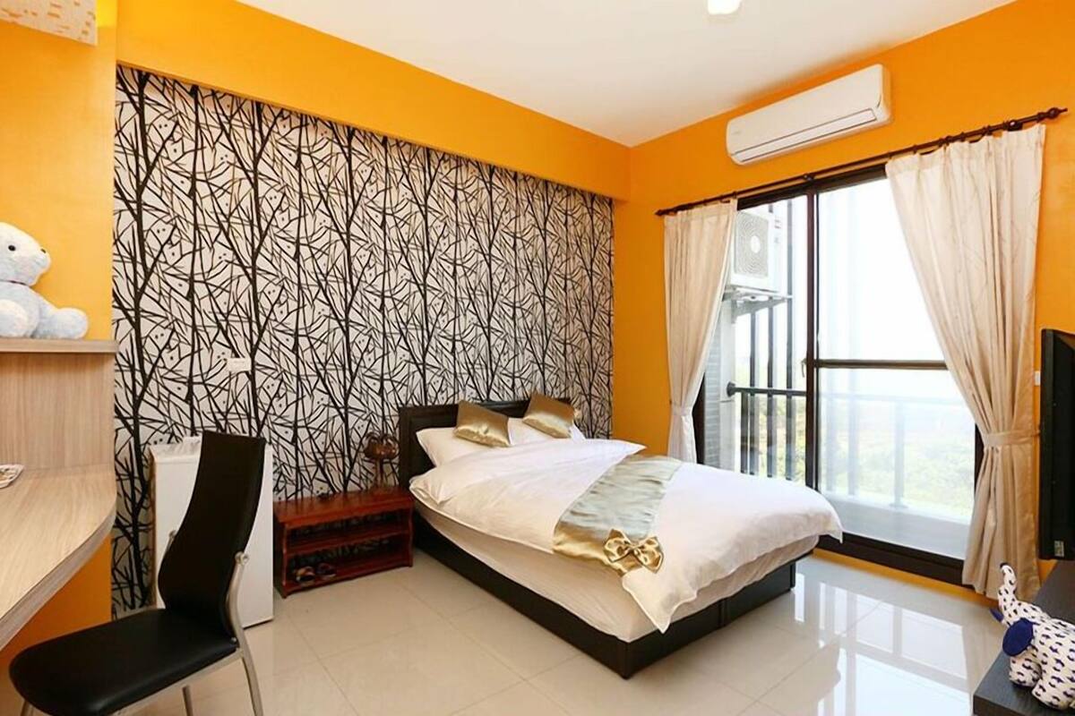 Standard Double Room | Desk, blackout drapes, free WiFi