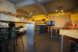 Coffee service - Hive Backpackers (Hualien City)