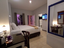 Colchones con pillow-top, escritorio y espacio para trabajar con laptop 