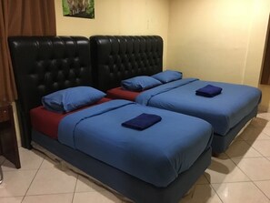 Ropa de cama de alta calidad, escritorio y wifi gratis 