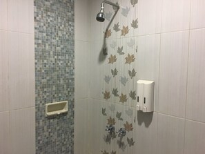 Bathroom shower - Hotel Aceh Besar (Jakarta)