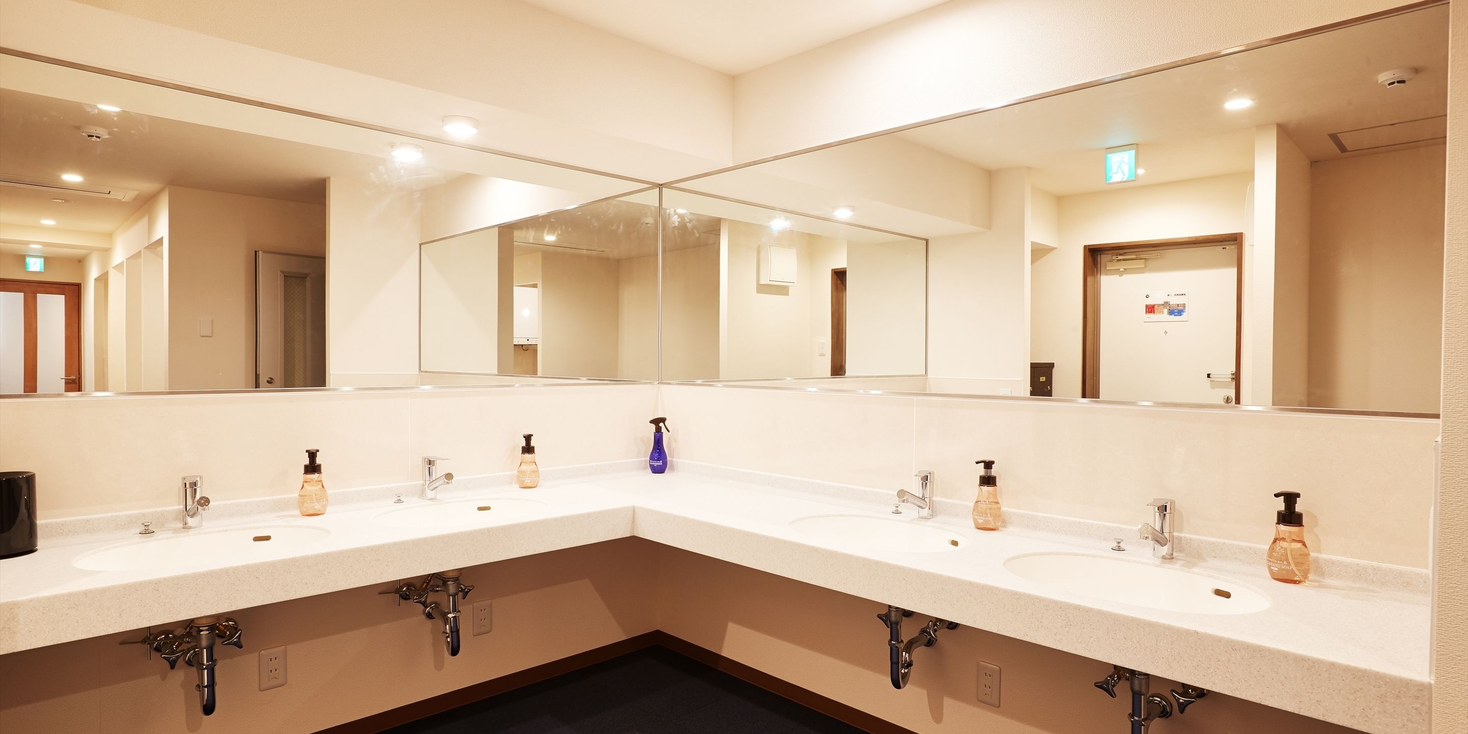 (cabin type) single room for men | bathroom | free toiletries, hair dryer, slippers, bidet