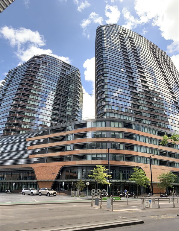 Front of property - Melbourne CBD Victoria Harbour Short Stay Service Apartments (Docklands)