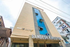 Property entrance - Sandesh Kingston by Agira Hotels (Bengaluru)