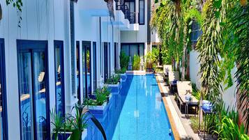 Outdoor pool, sun loungers