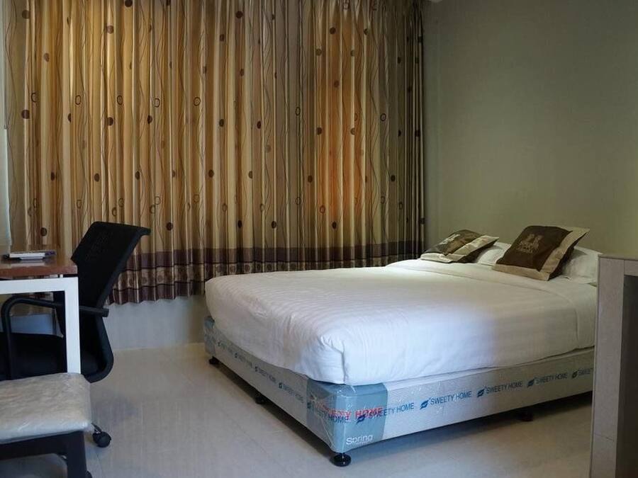Habitación Deluxe con 1 cama doble o 2 individuales | Minibar, caja fuerte, escritorio y wifi gratis