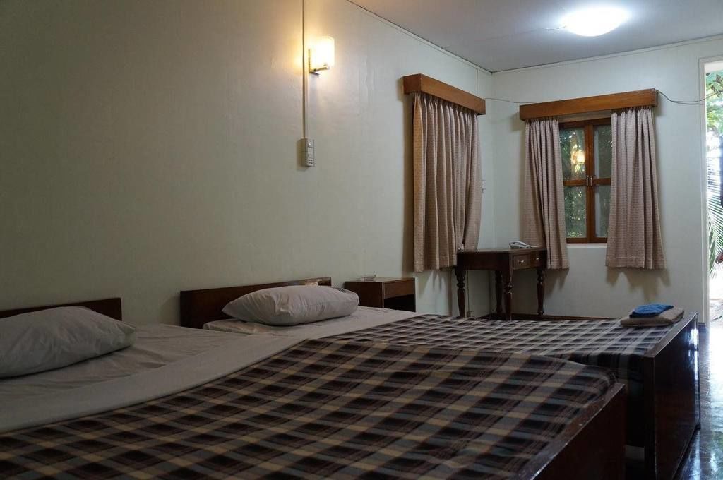 Basic Double Room | Minibar, in-room safe, desk, free WiFi