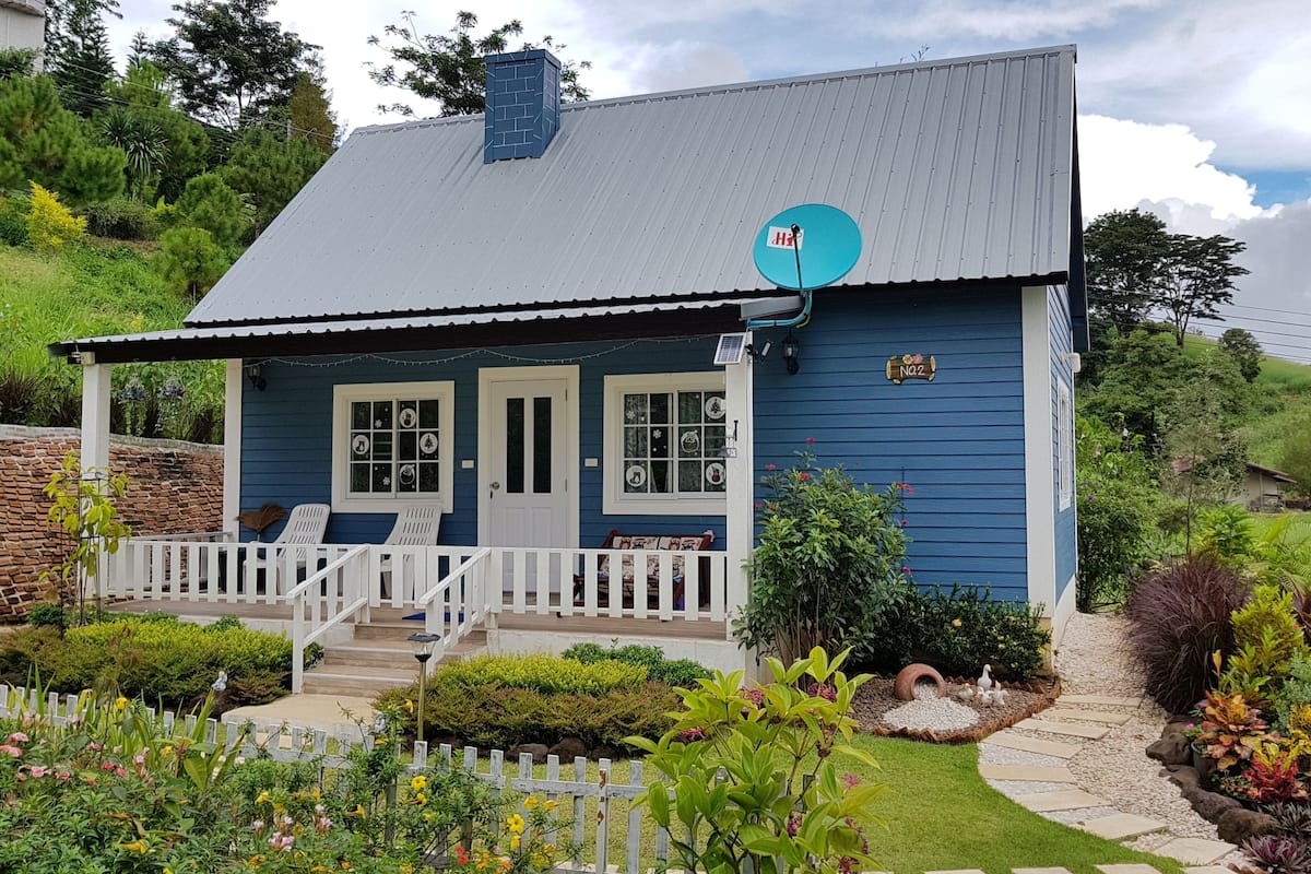 House Number One | Desk, free WiFi, bed sheets
