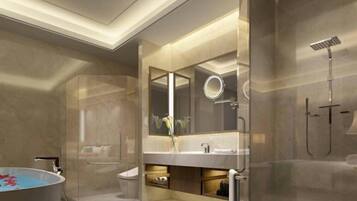 Sea View Suite | Bathroom | Free toiletries, hair dryer, slippers, towels