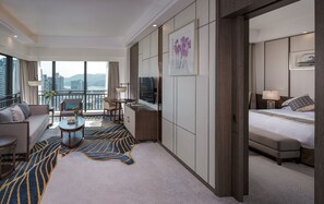 Sea View Suite | Desk, blackout drapes, iron/ironing board, rollaway beds