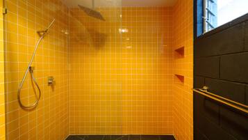 Retro House | Bathroom shower