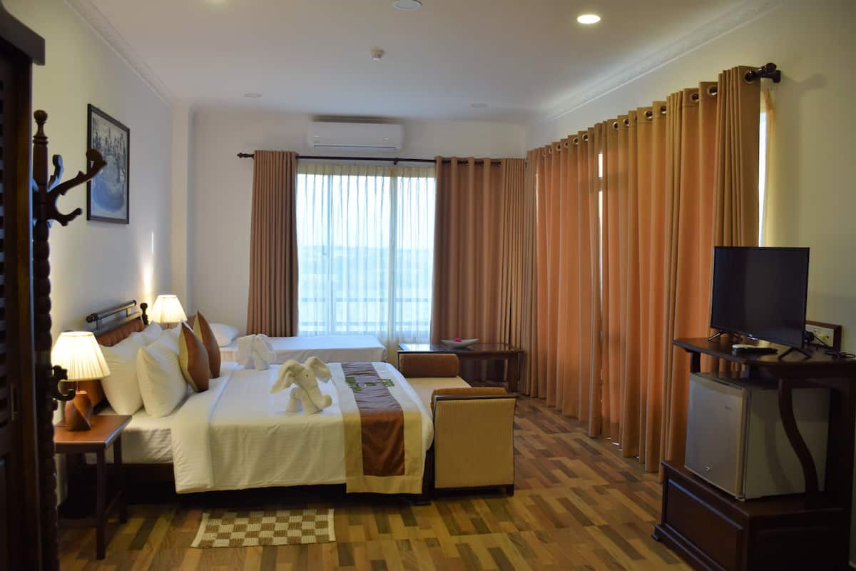 minibar, in-room safe, desk, soundproofing