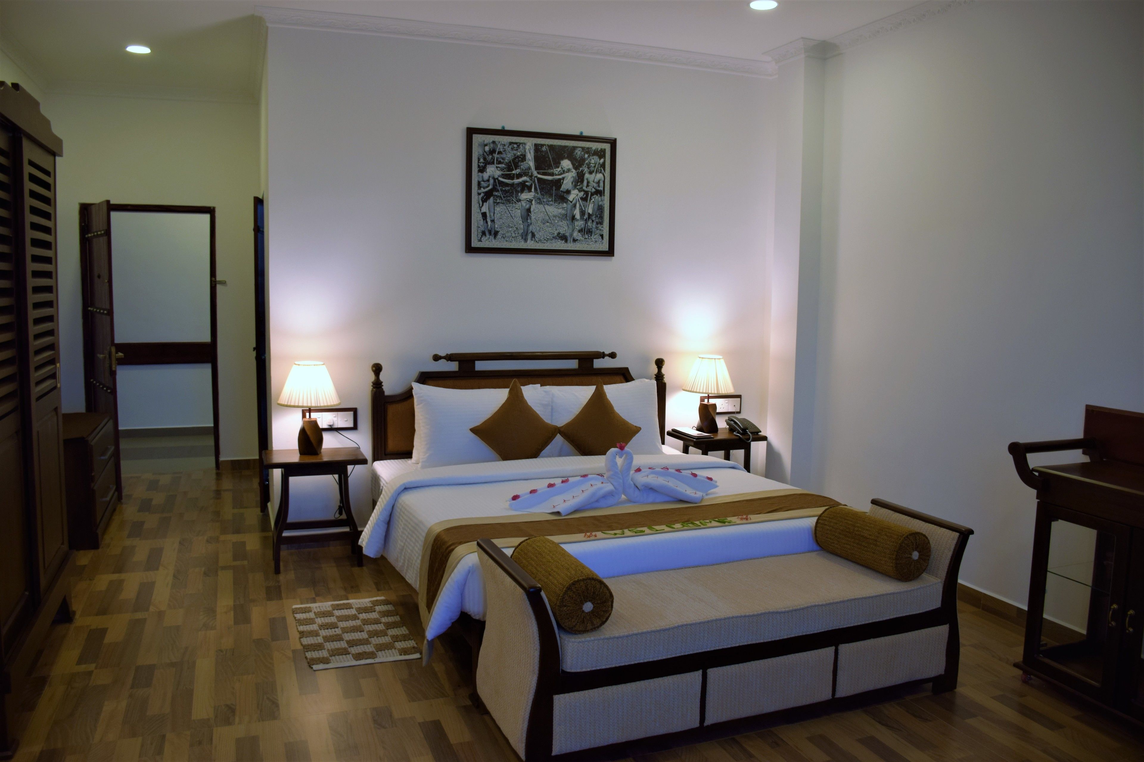 shower, free toiletries, bathrobes, towels