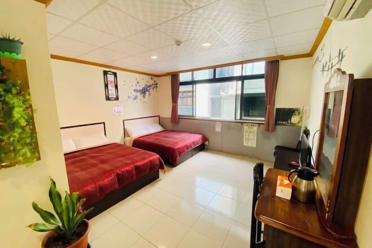 Blackout drapes, WiFi (free), bed sheets