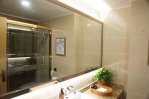 Shower, free toiletries, hair dryer, slippers - Manchen Hotel (Xi'an)