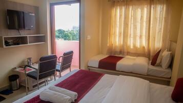 Deluxe Triple Room | Premium bedding, down duvets, Select Comfort beds, desk