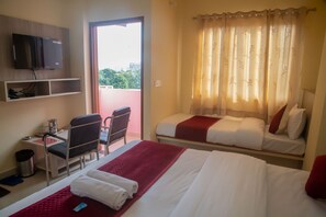 Deluxe Triple Room | Premium bedding, down comforters, Select Comfort beds, desk