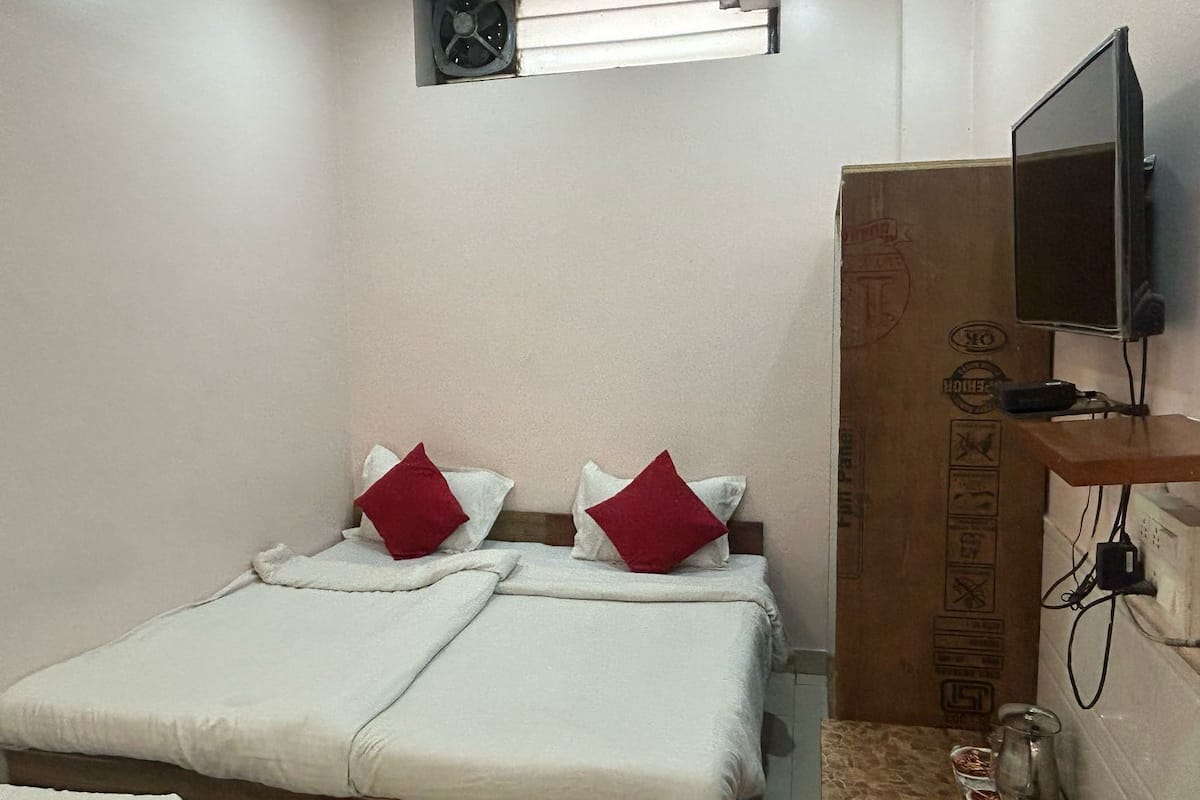 Standard Room | Peralatan tempat tidur premium, gebar bulu kapas, katil Select Comfort