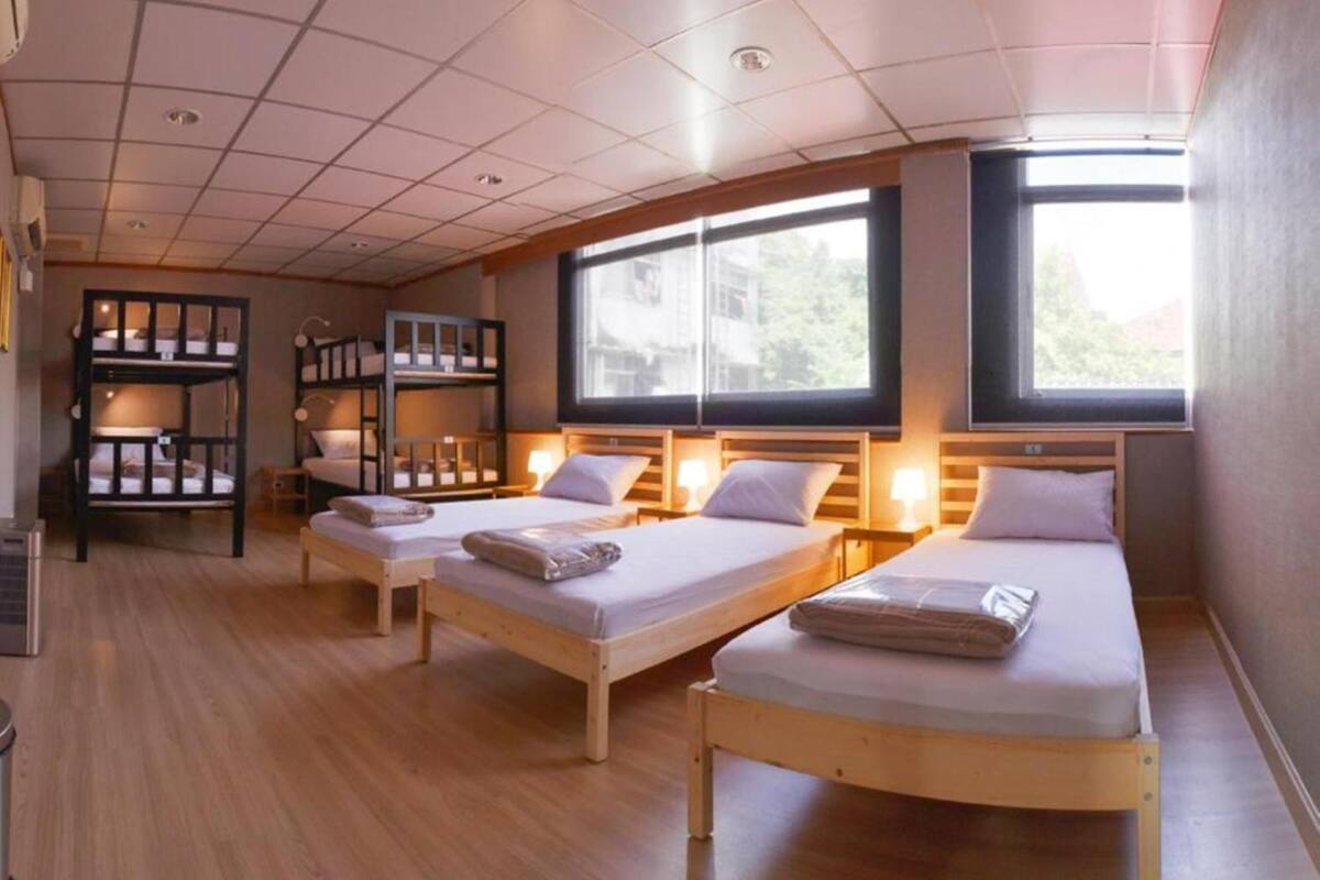 Bunk Bed in Mixed Dormitory Room | Bàn, phòng cách âm, truy cập Internet không dây miễn phí
