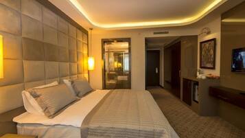 Premium bedding, minibar, in-room safe, desk