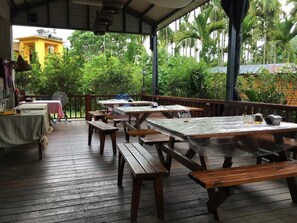 Free local cuisine breakfast - Youshuixiang B&B (Yuchi)