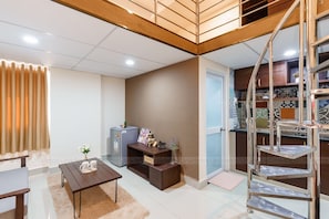 スタジオ | 専用キッチン | 冷蔵庫、電気ポット、調理器具と食器