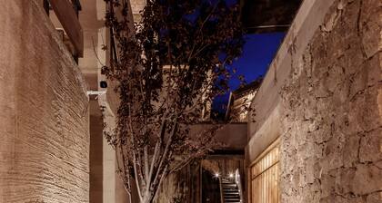 Shangri-la Karesansui Hotel