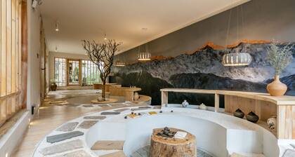 Shangri-la Karesansui Hotel