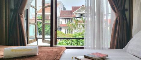 宿舍 (8 beds) | 客房内保险箱、免费 WiFi、床单