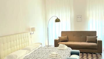 City Triple Room | Living area