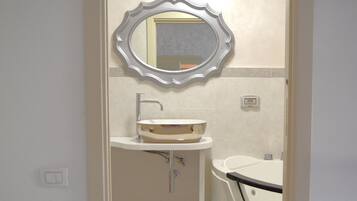 Deluxe Suite (Corso Italia, 114) | Indoor pool