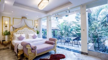 Royal Bath Tub With Balcony | In-room safe, desk, iron/ironing board, free WiFi