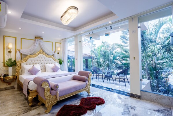 Royal Bath Tub With Balcony | In-room safe, desk, iron/ironing board, free WiFi - Emperor Resort & Spa (Vagator)