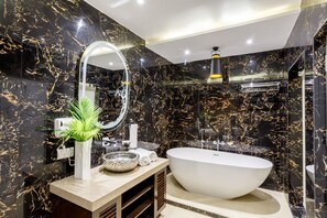 Bathroom - Emperor Resort & Spa (Vagator)