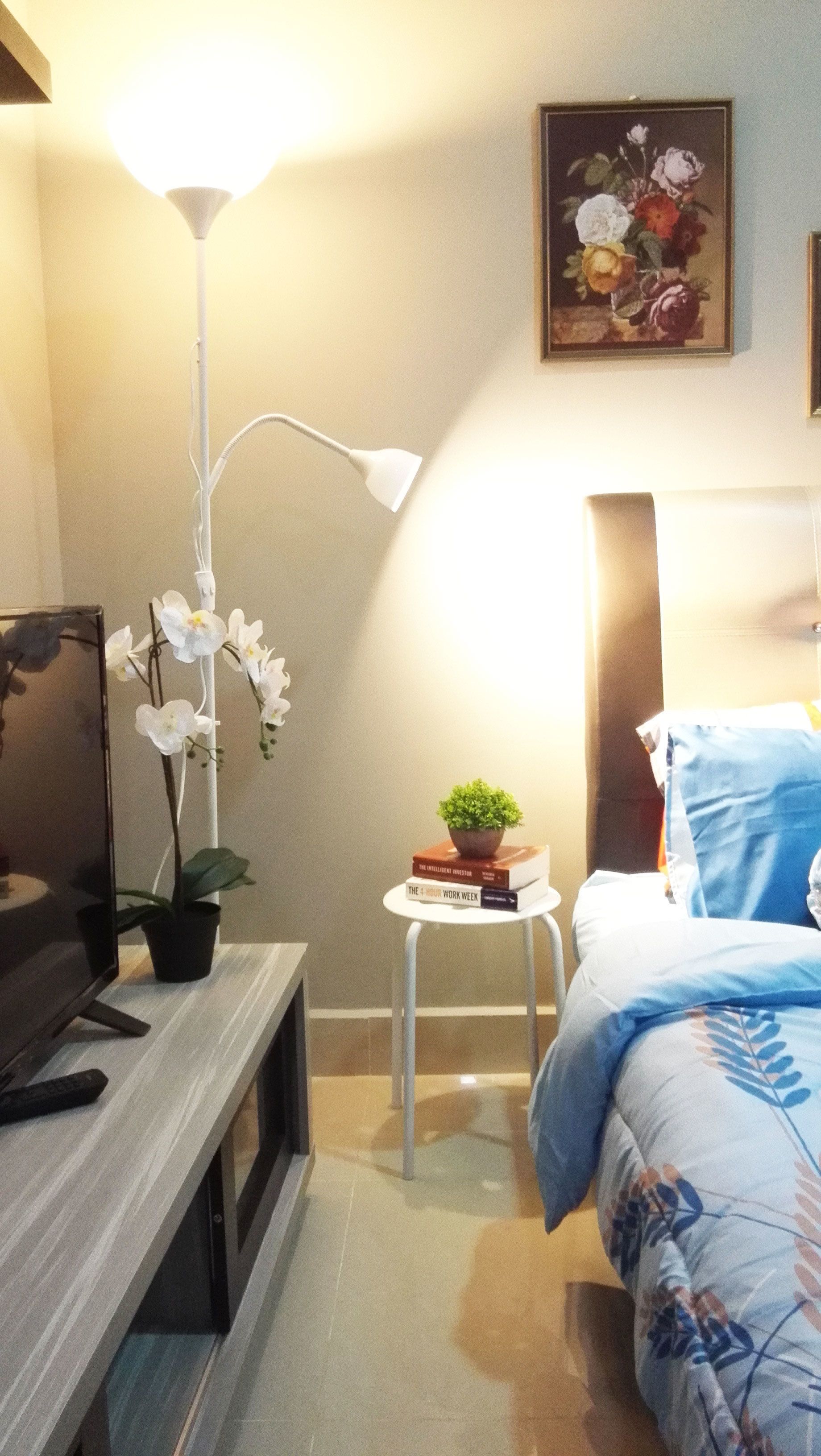 family room | living area | flat-screen tv