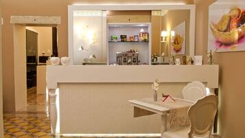 Daily buffet breakfast (EUR 7.5 per person)