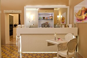 Daily buffet breakfast for a fee - Palazzo Arco Cadura B&B & Spa (Galatina)