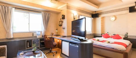 Double Room | Living area | Flat-screen TV